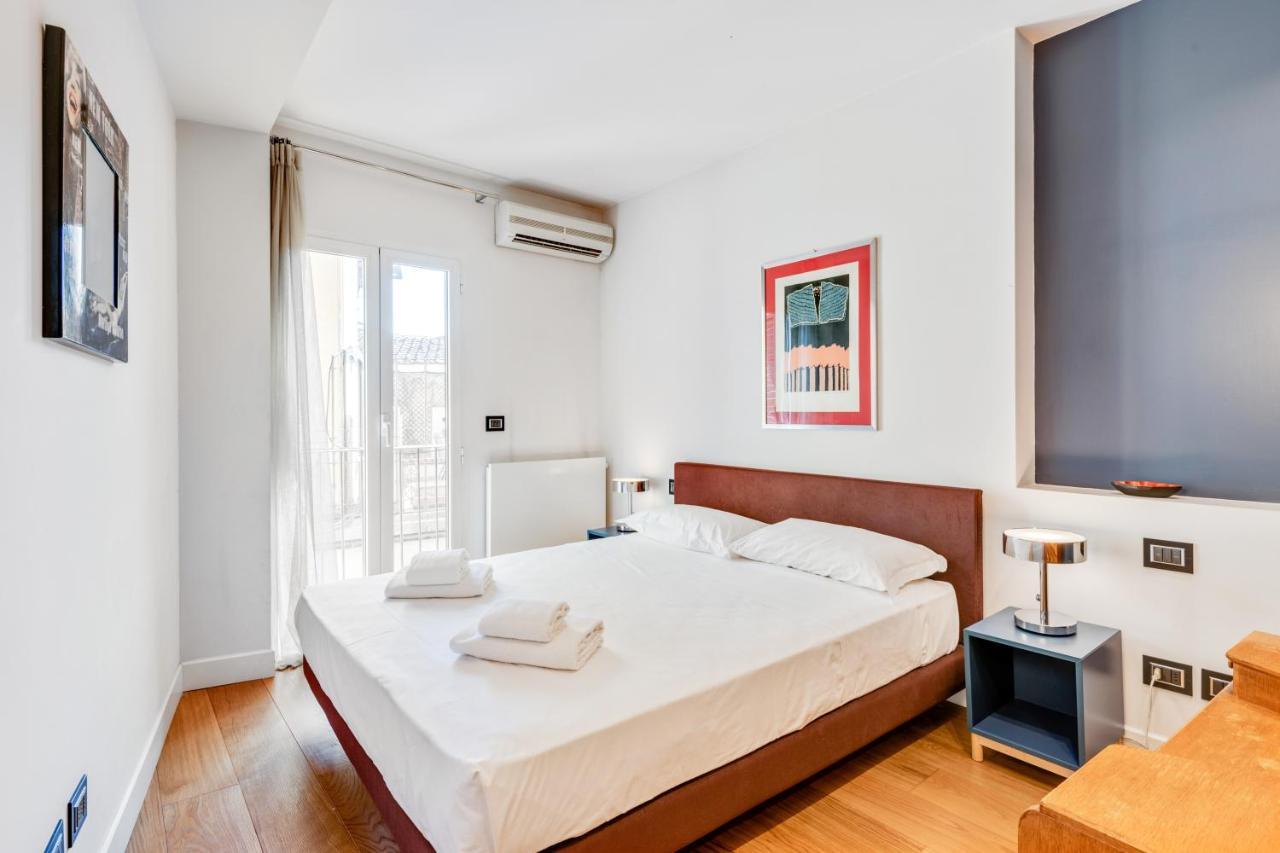 Piazza Santa Croce Design Apartment With Balcony Florence Ngoại thất bức ảnh